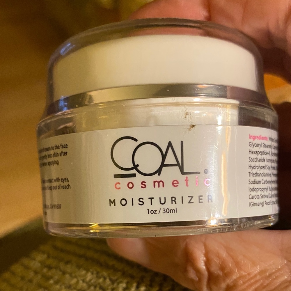 Coal Cosmetic Cream Moisturizer
